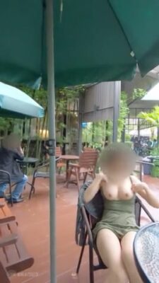 PakdeCulun_-_Pamer_Nenen_Mulus_di_Tempat_Umum_-_DoodStream